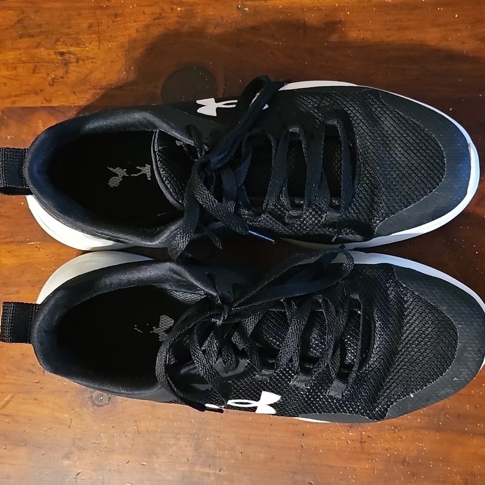 Under Armour Black and White Athletic Shoes. Tote 6.